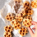 Belgische Waffeln, einfaches Rezept für fluffige und zugleich knusprige Waffeln mit Hefe, ohne Ei, vegan