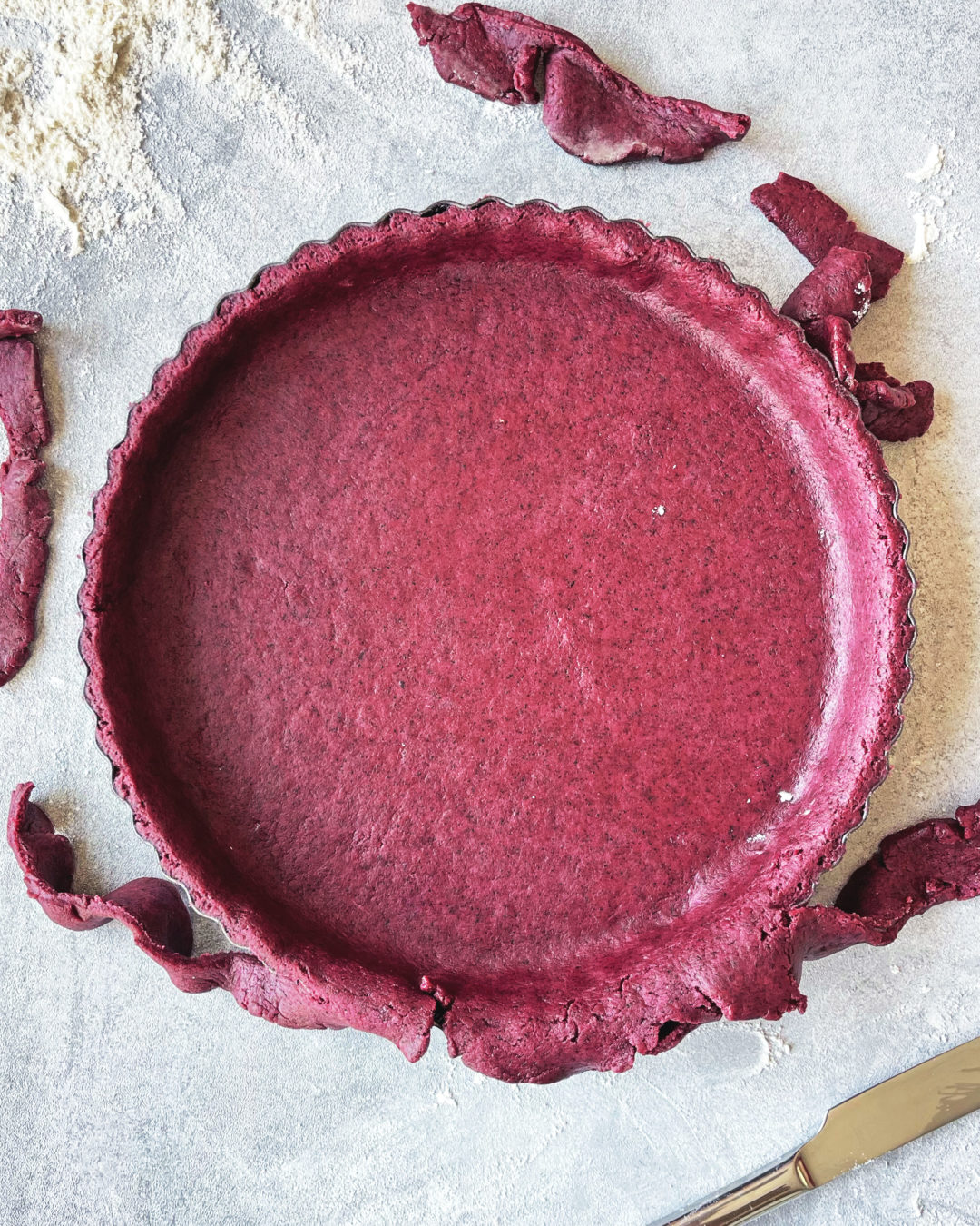 Sommerlich vegane Himbeer-Hibiskusblüten Pie Sommerlich vegane Himbeer-Hibiskusblüten Pie