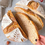 Einfaches Rezept für ein knuspriges und aromatisches Sauerteigbrot